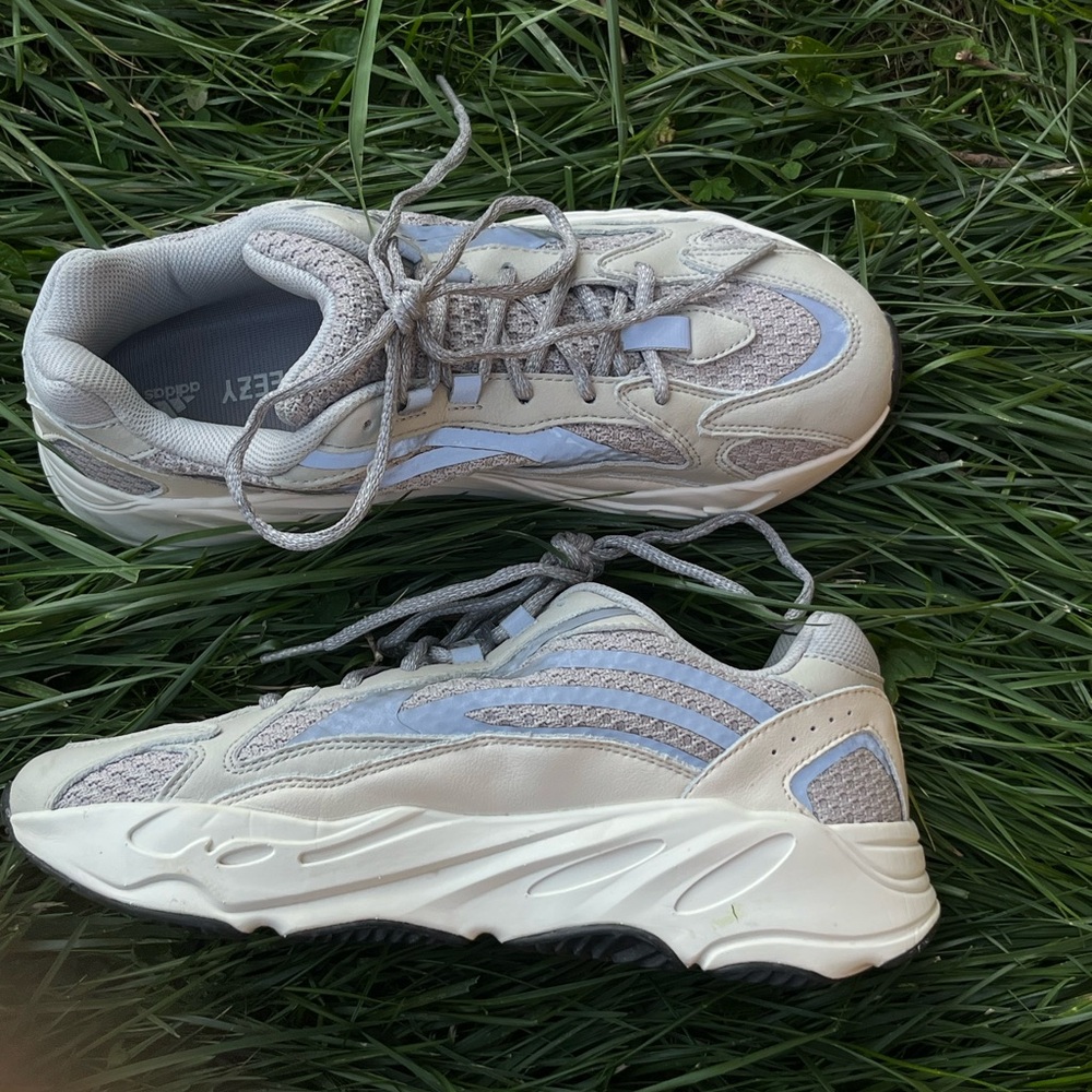Adidas Yeezy Boost 700 V2 'Static' 2023